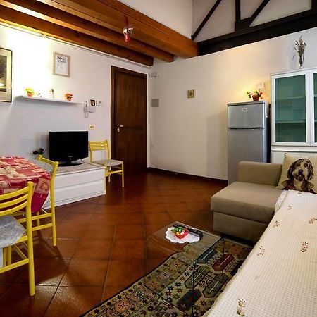 Holiday Treviso Suite Lombardi Bagian luar foto